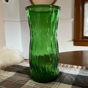 ❌ SOLD ❌ Vintage Art Deco Diamond Patterned Emerald Green Glass Vase